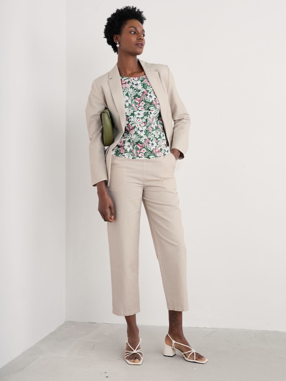Seasalt Cornwall Color Study 100% Linen Green White Floral Top Boatneck Size 8 - Picture 10 of 12